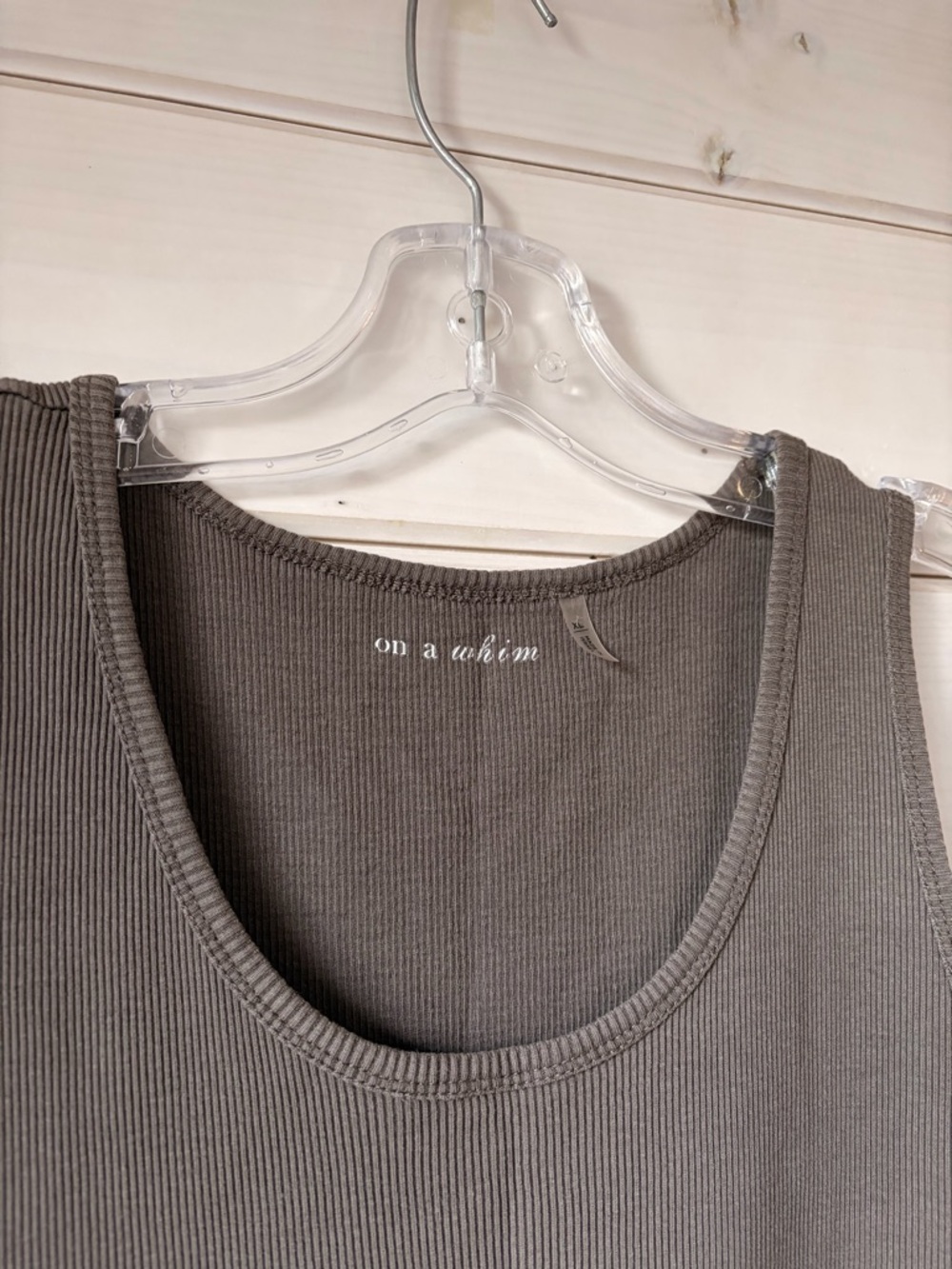 Sleeveless Ribbed Tank Top - Picture 2 of 4